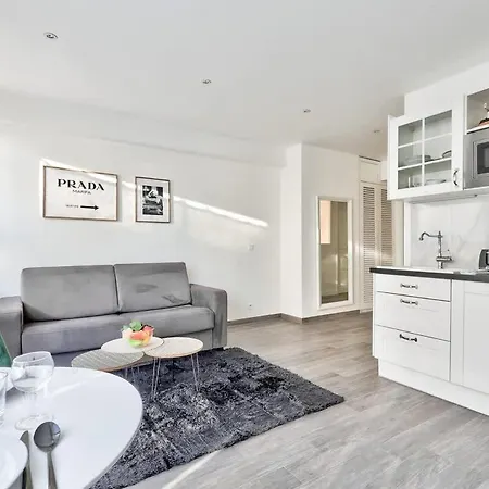 Apartment Bel Pres Des Champs-elysees Paris